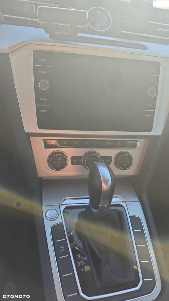 Volkswagen Passat 2.0 TDI SCR DSG Business - 8