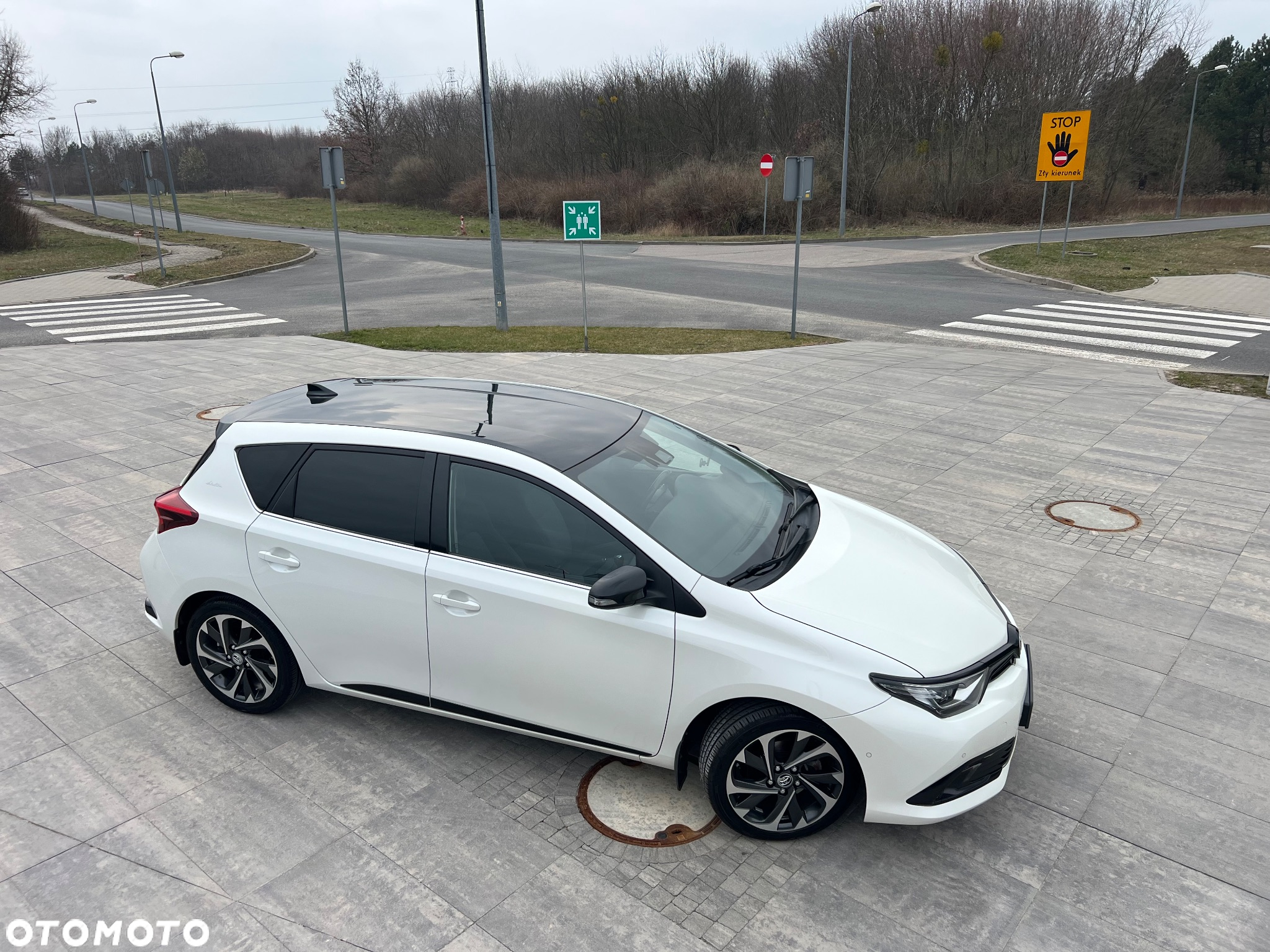 Toyota Auris 1.6 Selection - 2