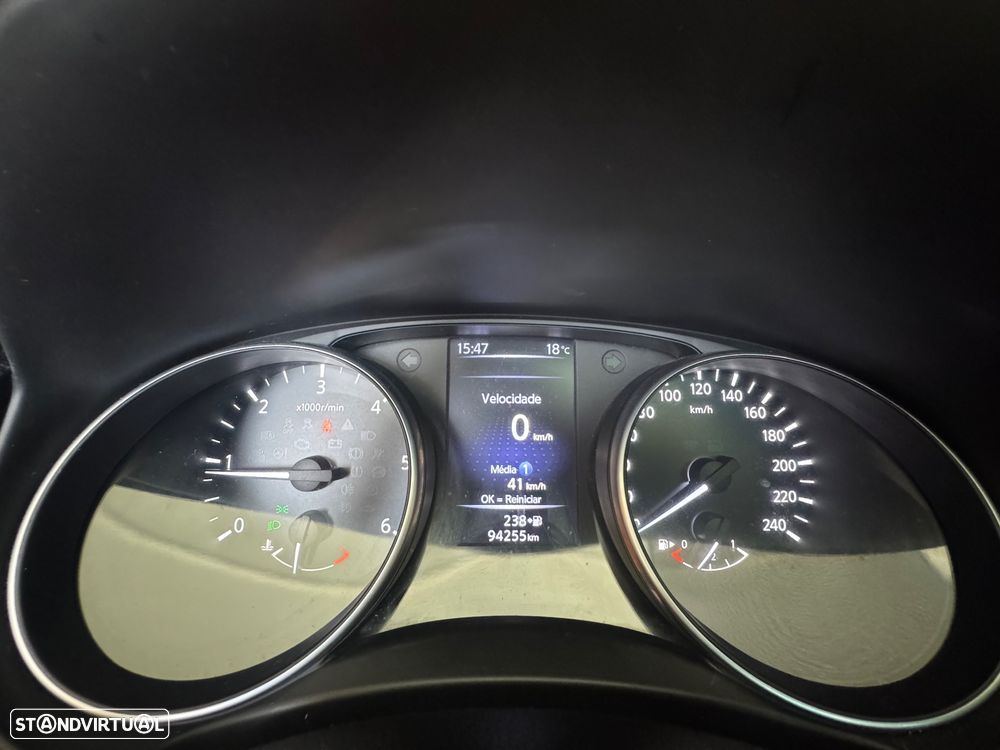 Nissan Qashqai 1.5 dCi N-Connecta - 13