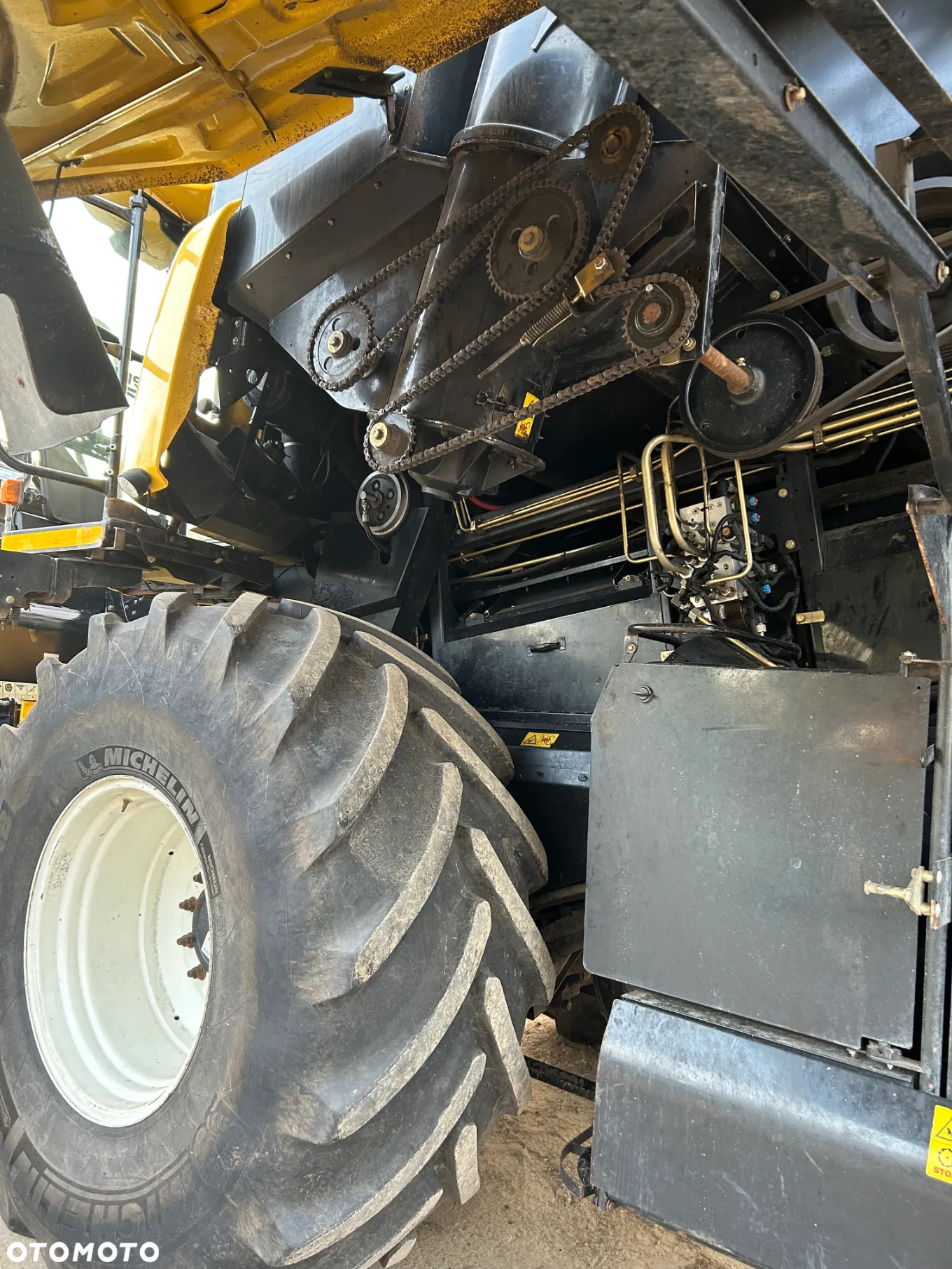 New Holland CR9070 ELEVATION - 9