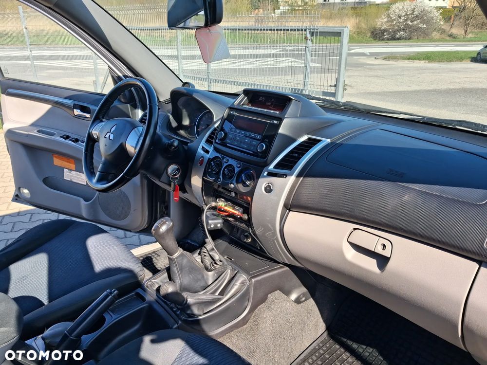 Mitsubishi Pajero Sport - 26