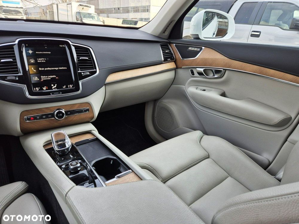 Volvo XC 90 - 21