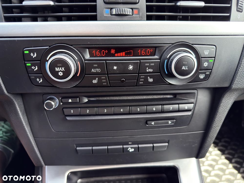 BMW Seria 3 320d xDrive DPF Edition Lifestyle - 29
