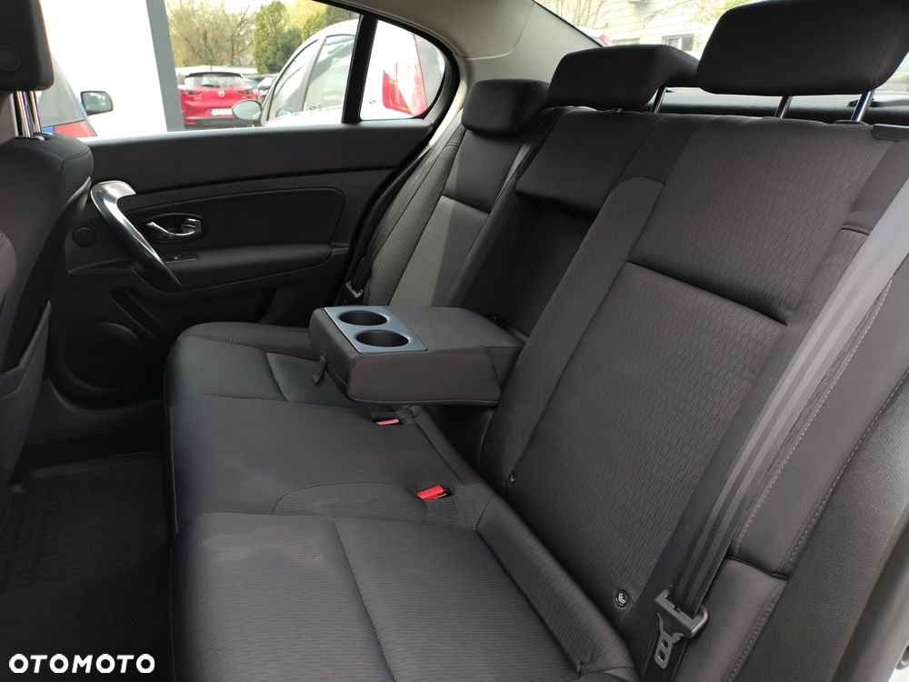 Renault Latitude 2.0 Expression Etanol - 22