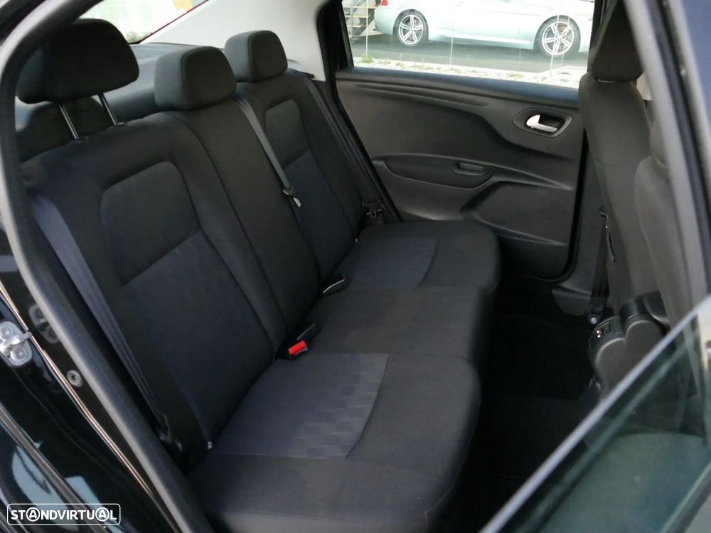 Citroën C-Elysée 1.5 BlueHDi Shine - 32
