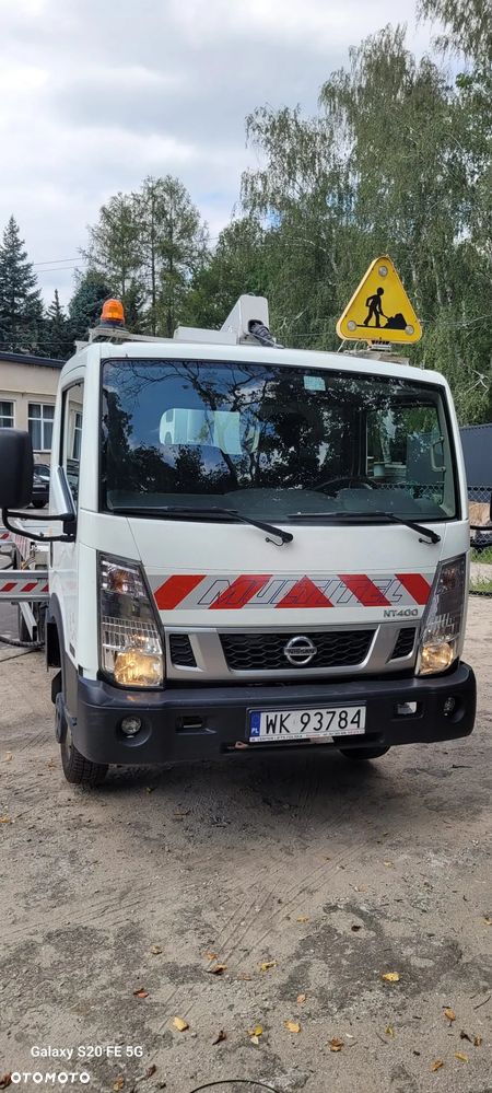 Nissan NT400