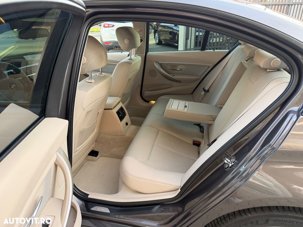 BMW Seria 3 320d Aut. Modern Line - 15