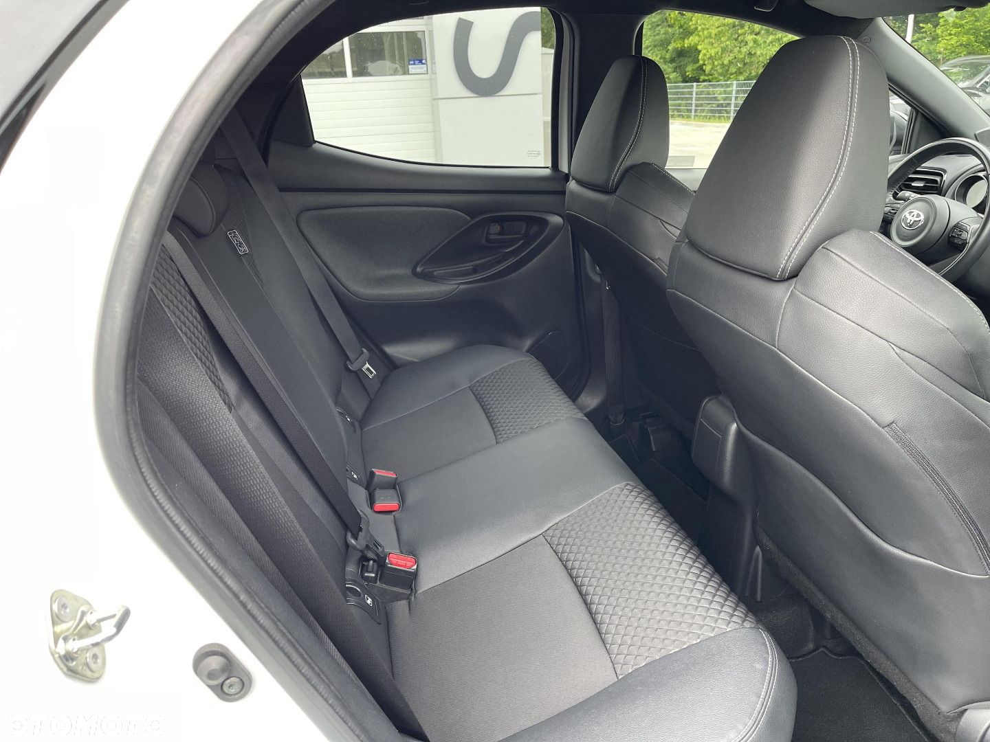 Toyota Yaris - 14