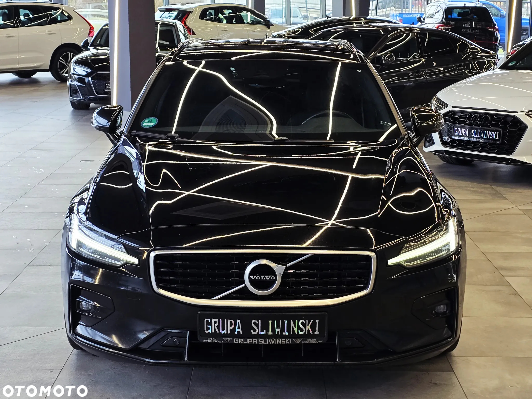 Volvo V60 D4 AWD Geartronic R-Design - 13