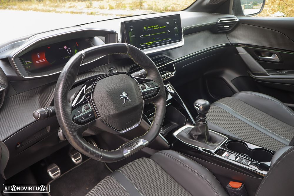 Peugeot 208 PureTech 100 GT - 17