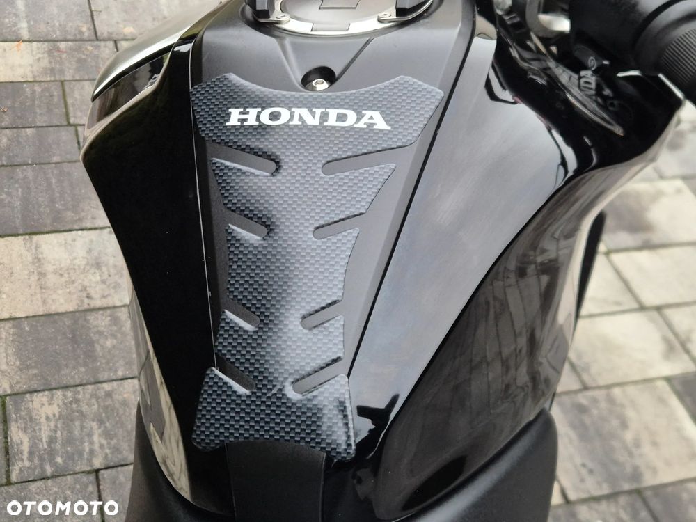 Honda CB - 12