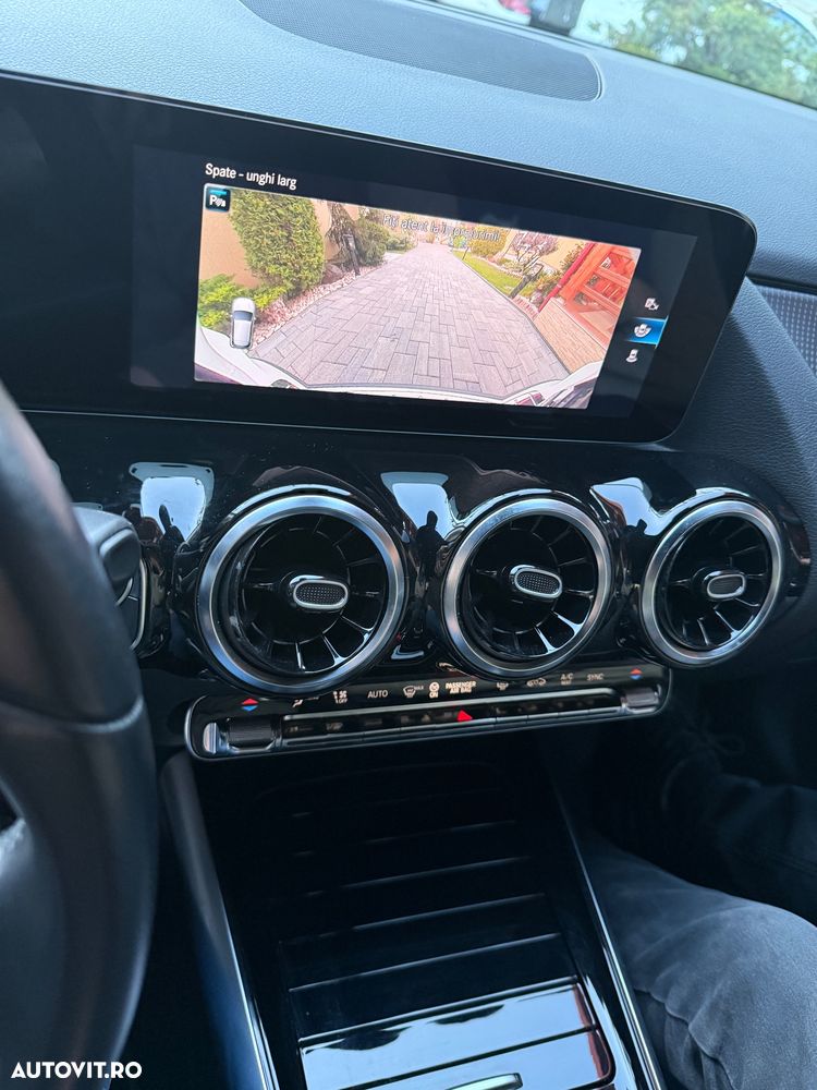 Mercedes-Benz GLA - 8