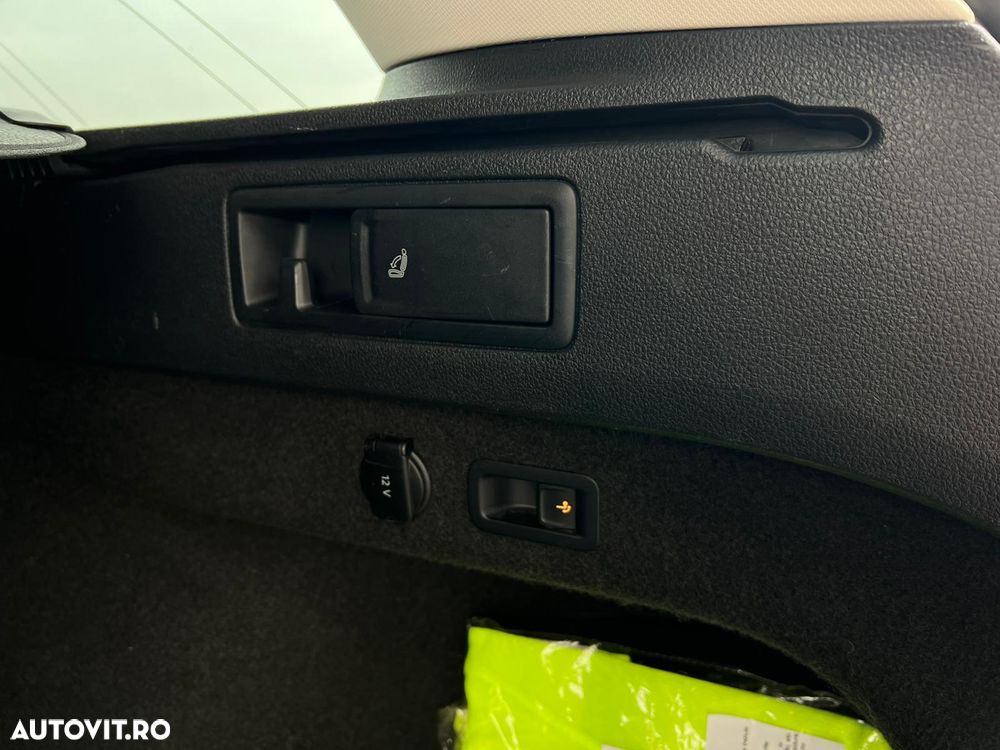 Volkswagen Passat 2.0 TDI DSG Comfortline - 28