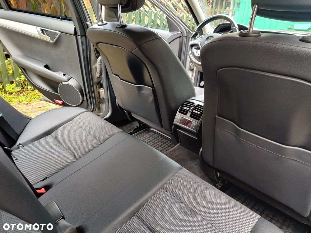 Mercedes-Benz Klasa C 250 T (BlueEFFICIENCY) 7G-TRONIC Avantgarde - 20