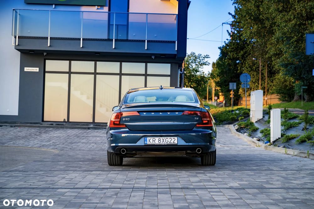 Volvo S90 T4 Momentum Pro - 4