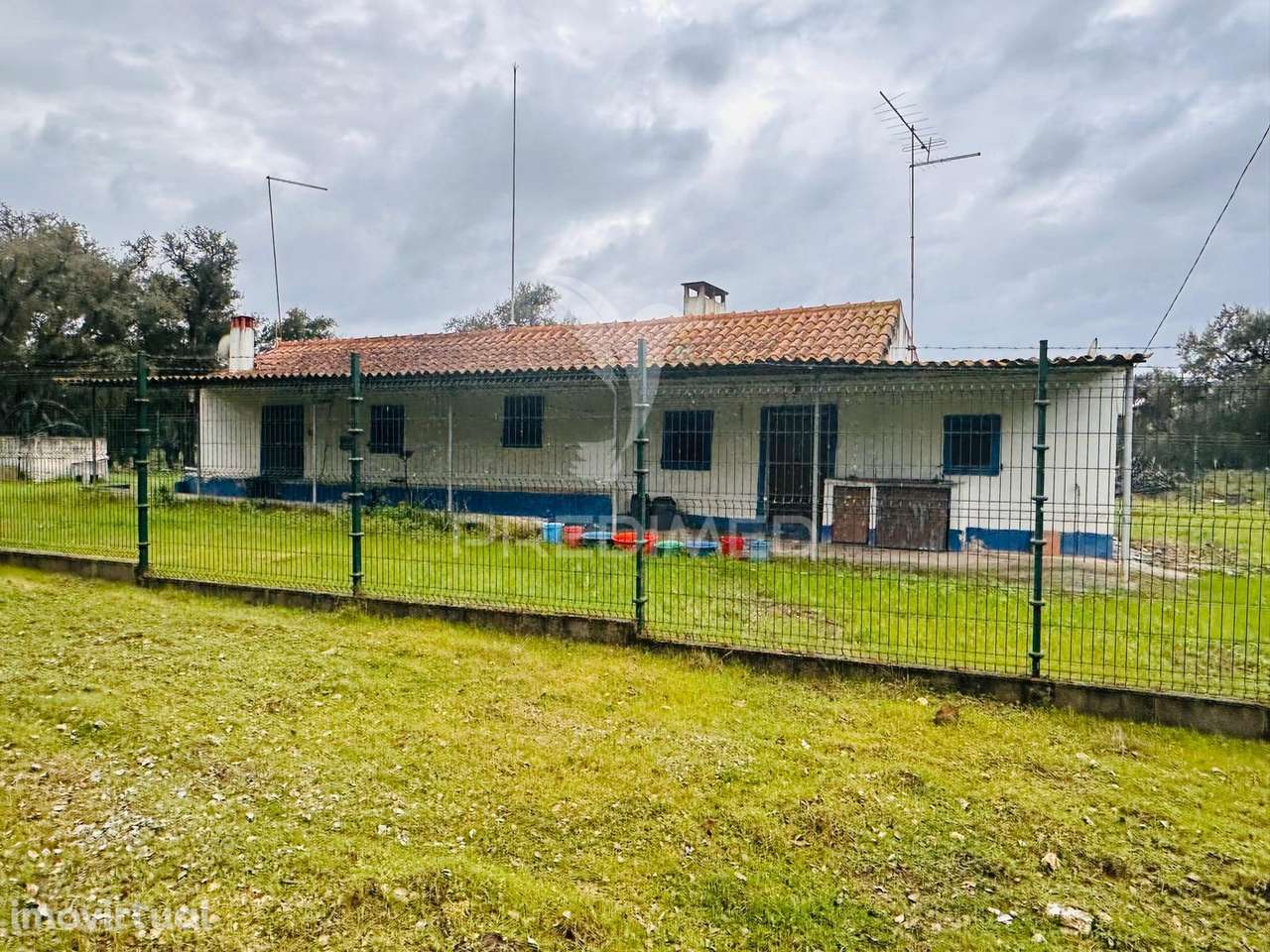 Monte Alentejano com 12 hectares junto á Barragem de Fonte de Cerne - Grande imagem: 2/20