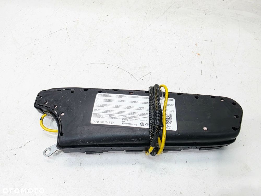 PODUSZKA FOTELA LEWY PRZÓD AUDI A6 C6 4F0880241E - 1