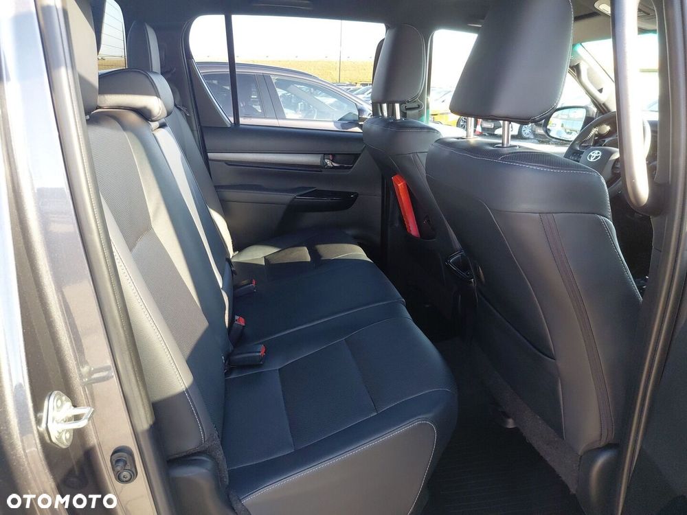 Toyota Hilux 2.8 D-4D mHEV Double Cab Invincible 4x4 - 10