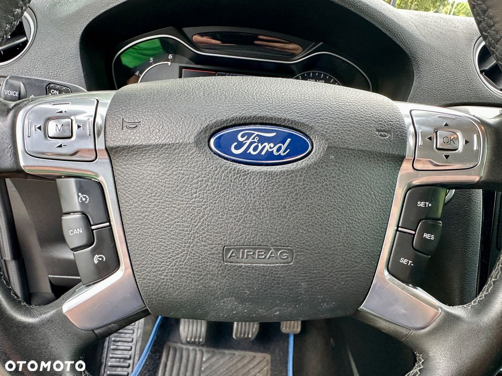 Ford Galaxy 2.0 TDCi DPF Business Edition - 36