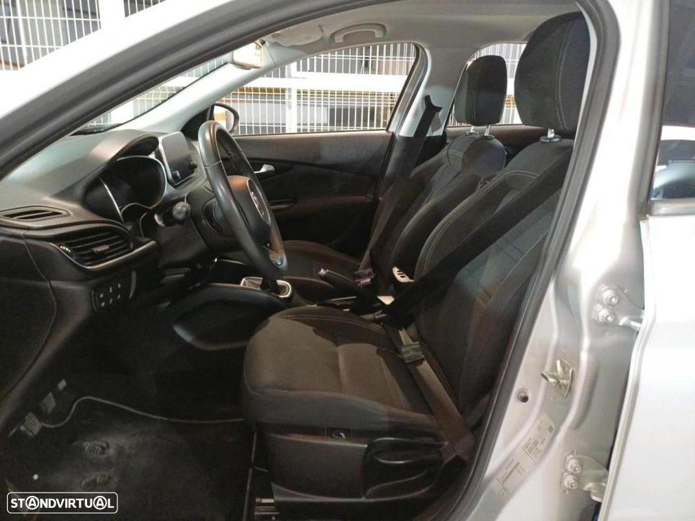 Fiat Tipo Station Wagon 1.3 M-Jet Lounge - 4