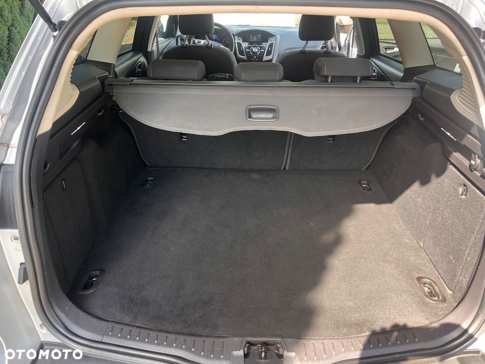 Ford Focus 1.6 Trend - 16