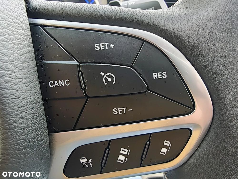 Chrysler Pacifica - 19
