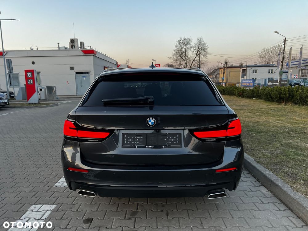 BMW Seria 5 530i xDrive - 4