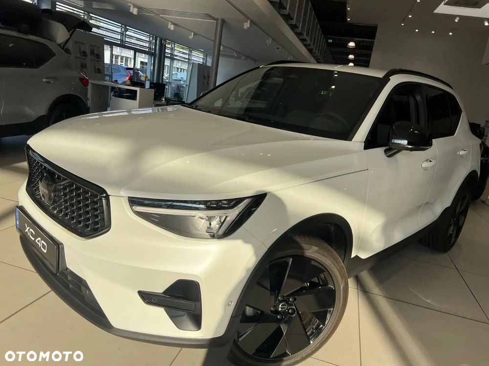 Volvo XC 40 B4 AWD Plus Dark - 17