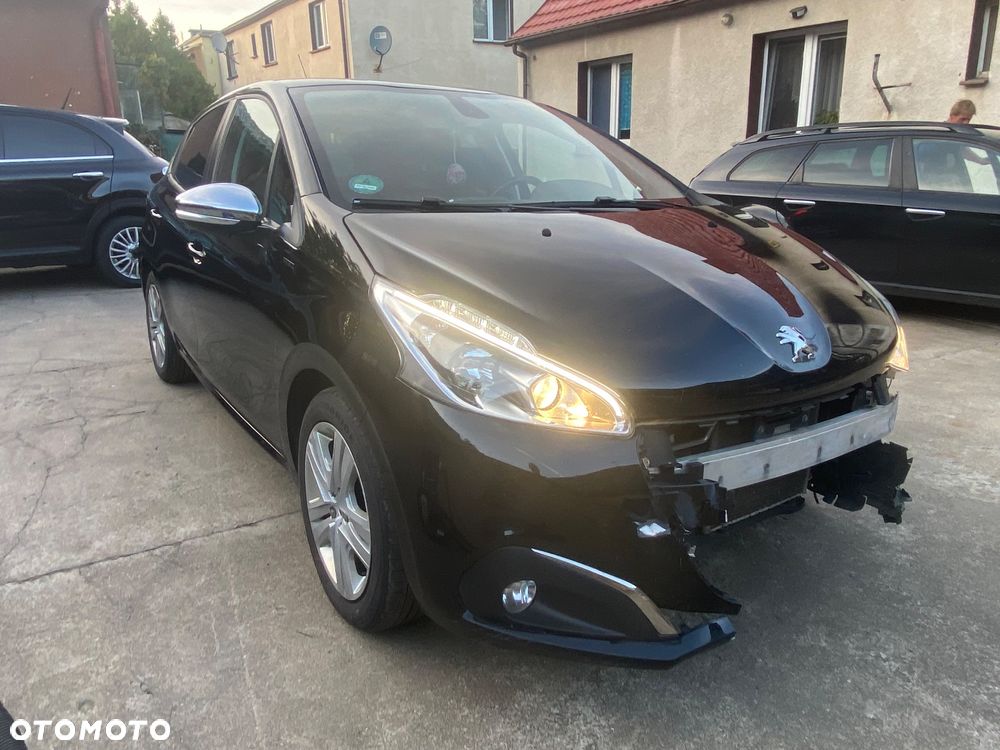 Peugeot 208 - 10