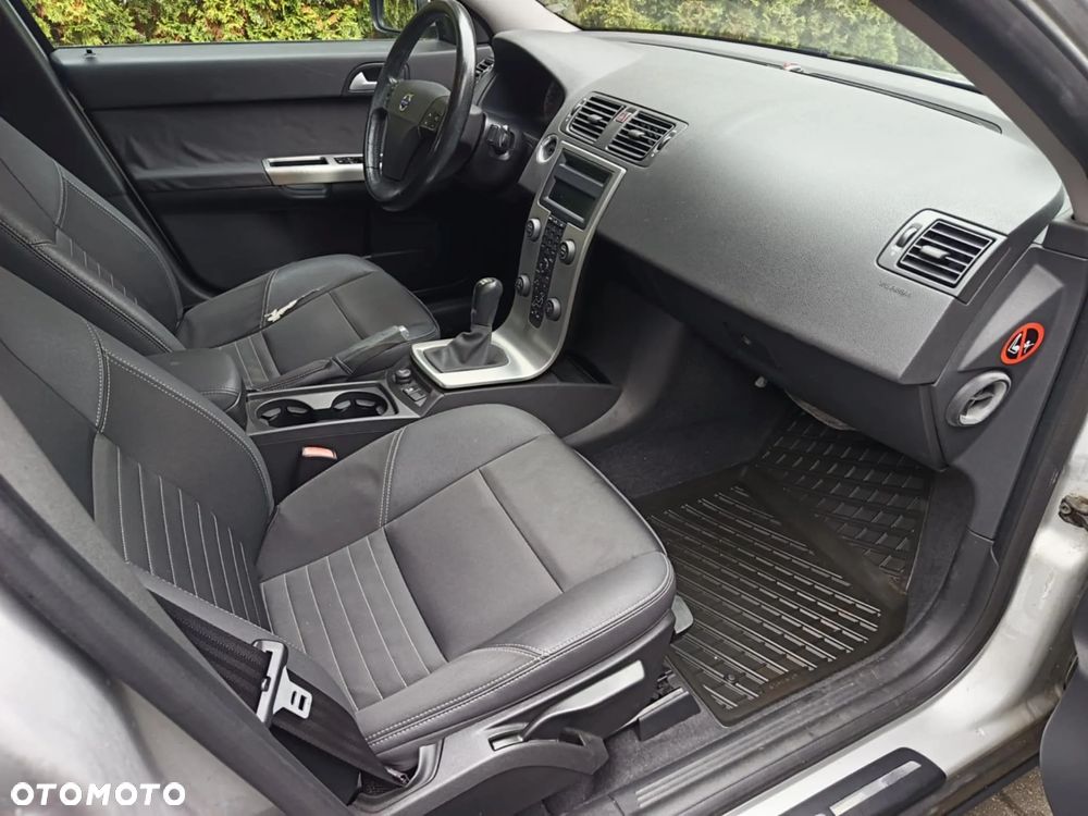 Volvo S40 2.0D Momentum - 17