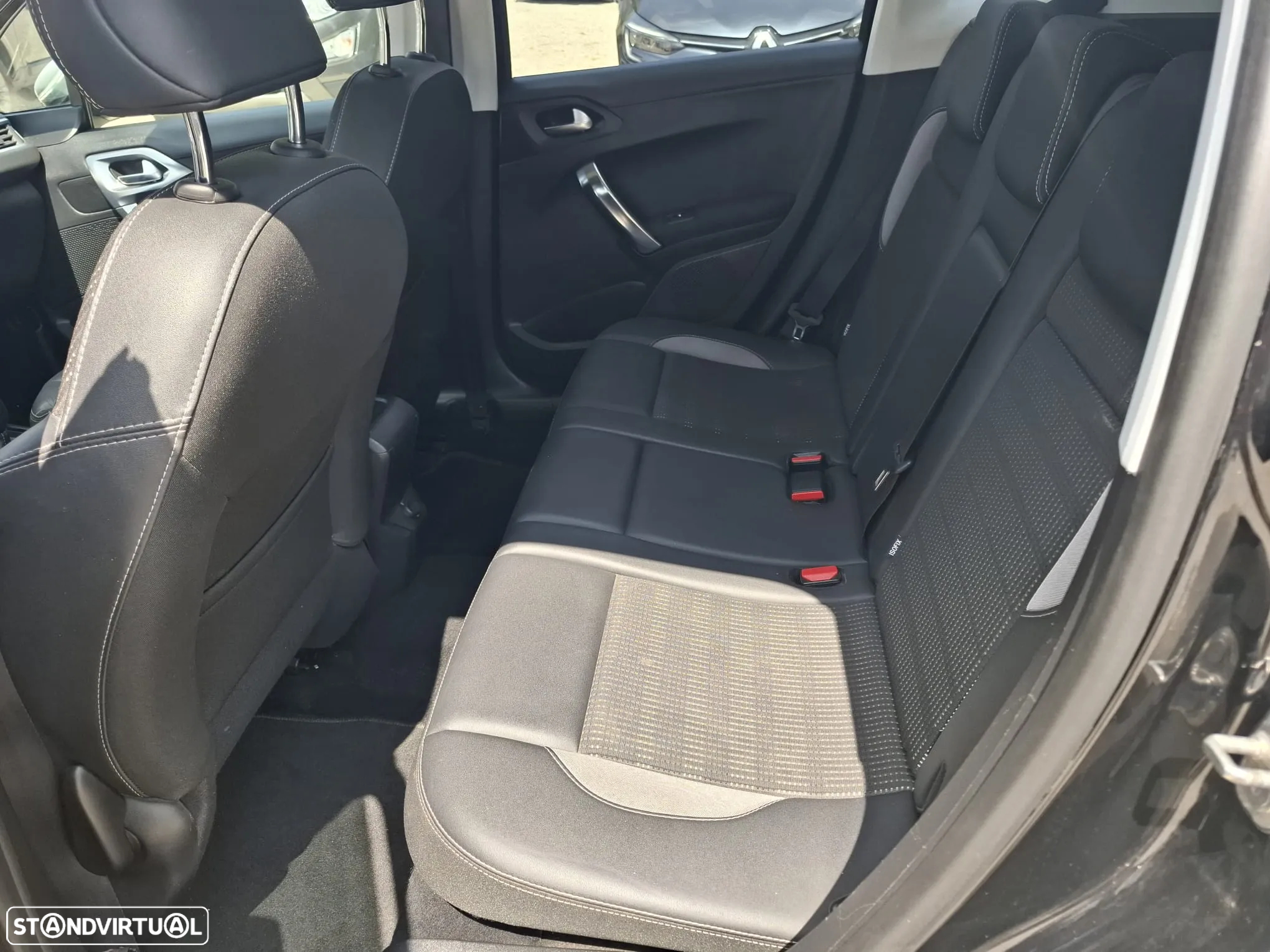 Peugeot 2008 1.6 BlueHDi Allure - 13