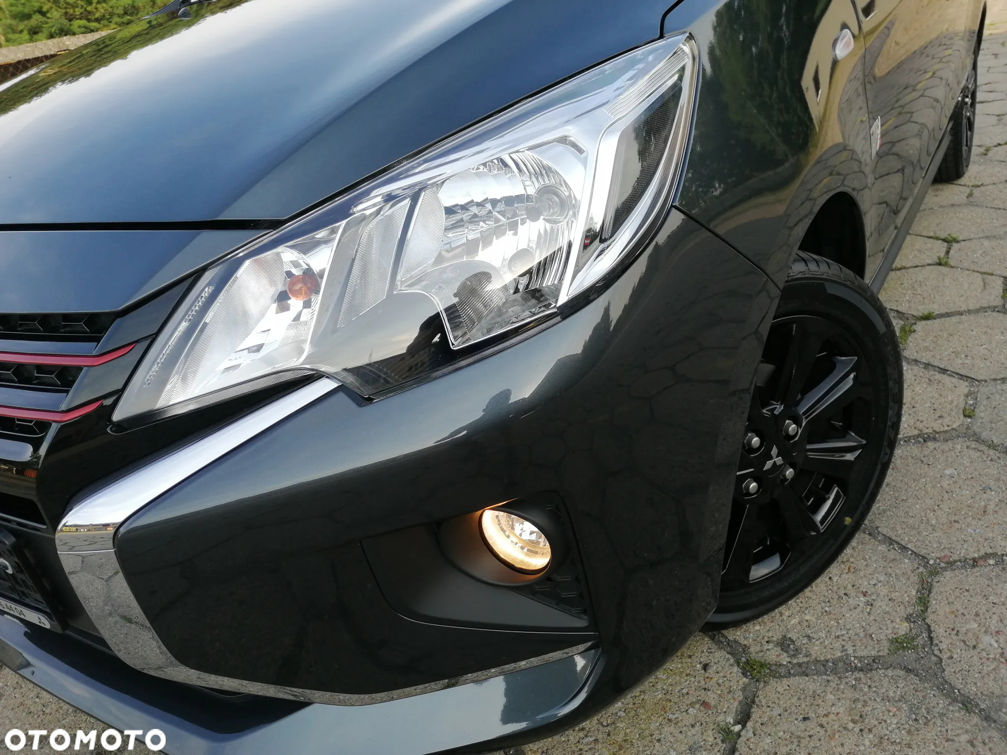Mitsubishi Space Star AS&G 1.2 Select+ Black - 38