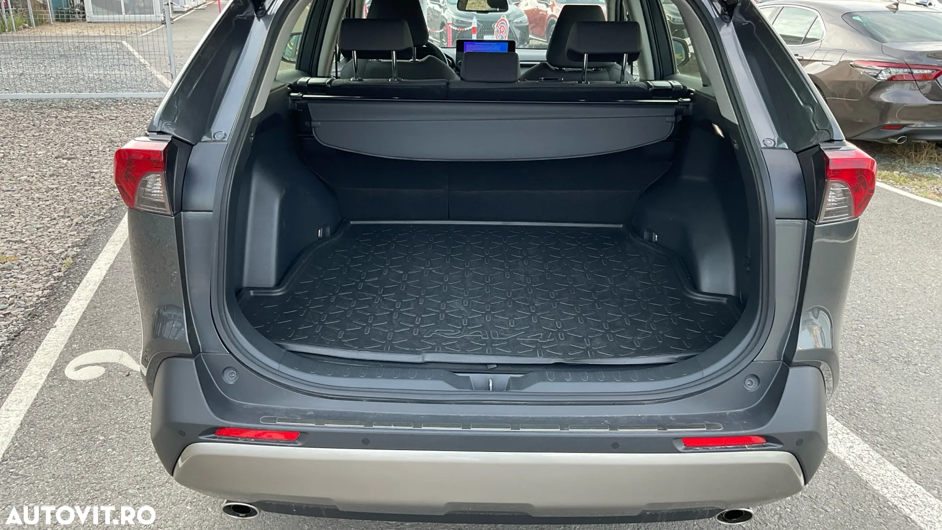 Toyota RAV4 - 9