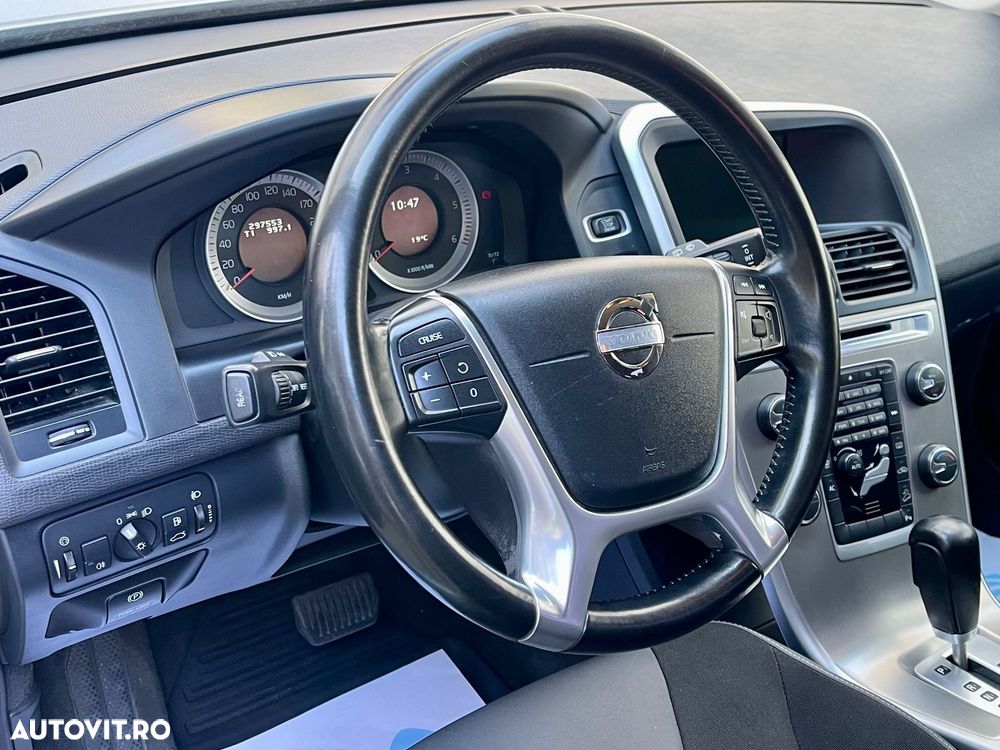 Volvo XC 60 2.4D AWD Momentum - 20