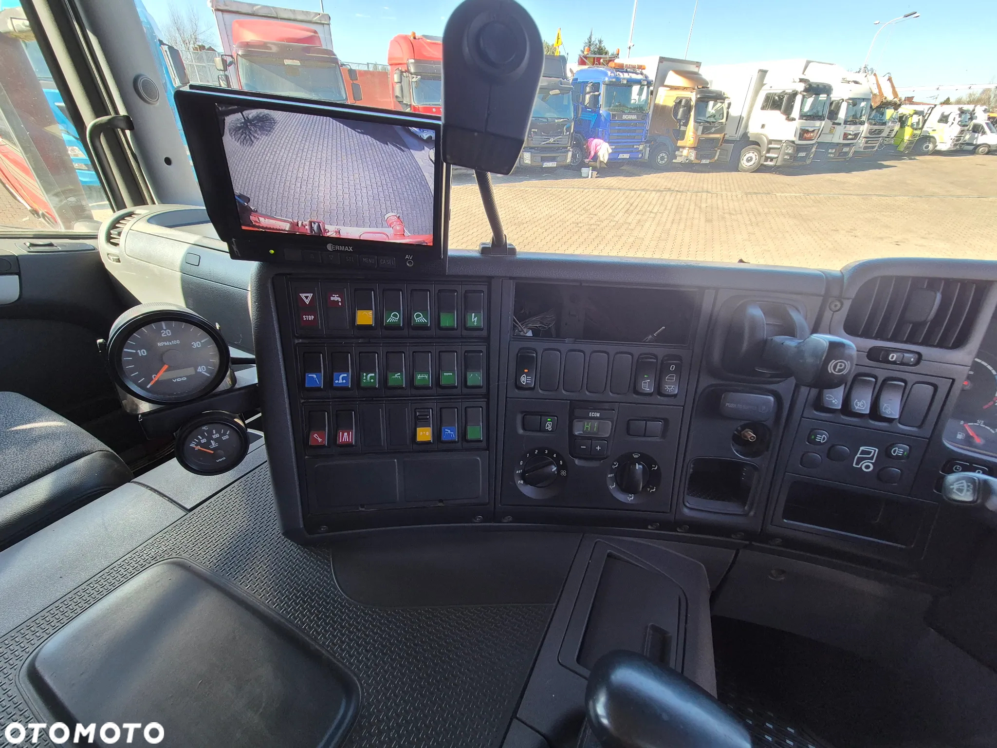 Scania P230 4X2 / ZAMIATARKA / JOHNSTON VX800 / POLEWACZKA / NISKI PRZEBIEG / IDEALNY STAN / BEZWYPADKOWY / 1WŁ! / AUTOMAT - 29