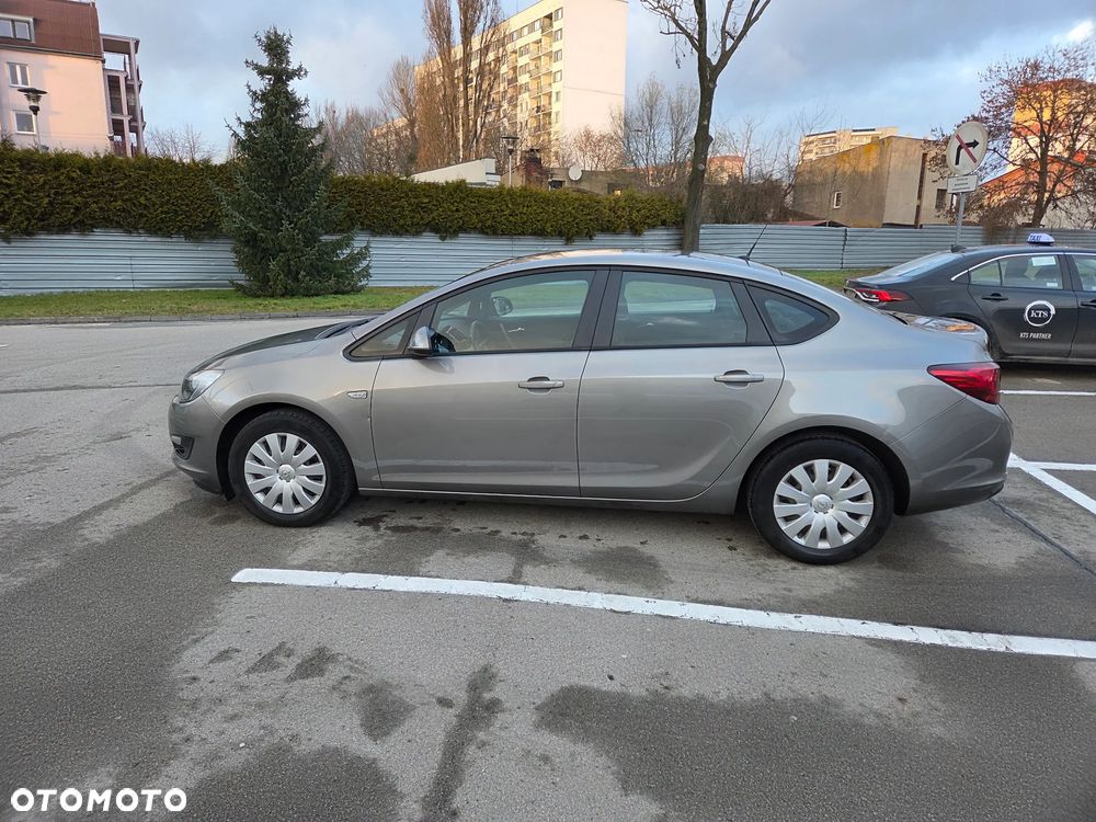 Opel Astra - 4