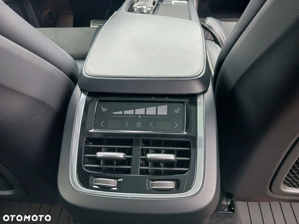 Volvo XC 90 T6 AWD R-Design 7os - 31