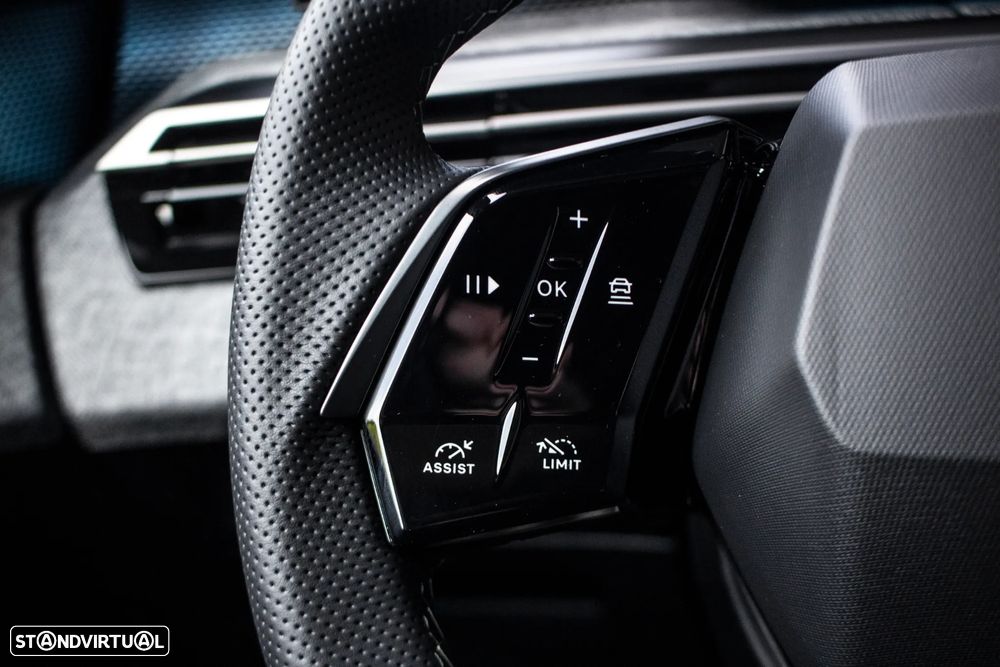 Peugeot E-5008 GT - 14