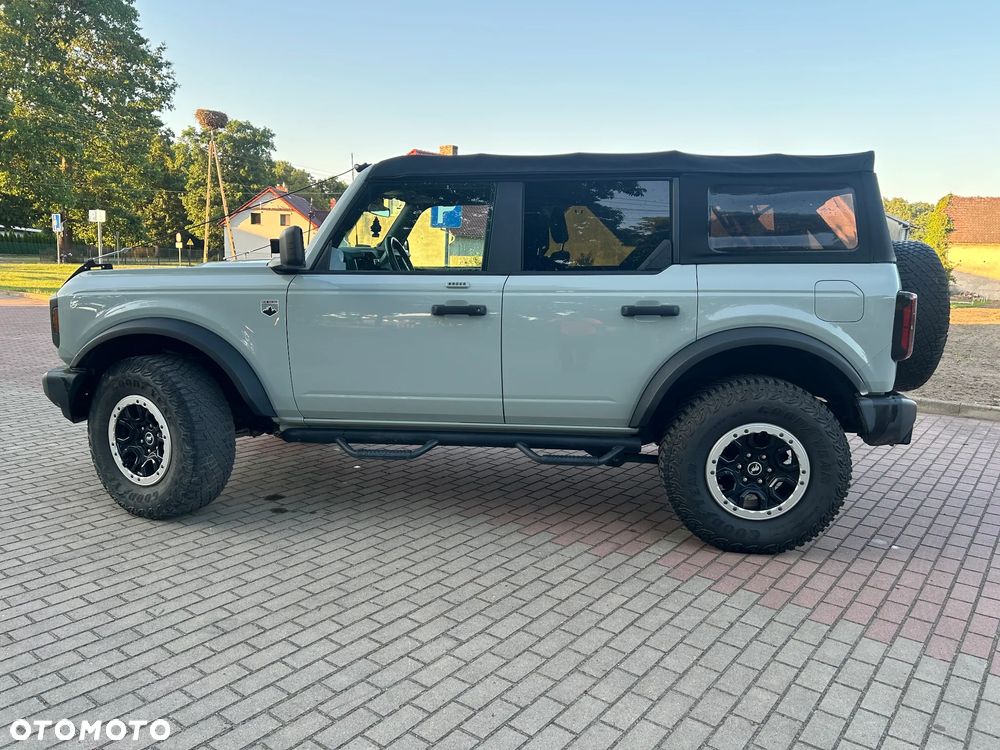 Ford Bronco - 7