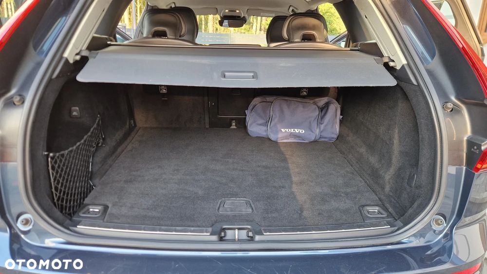 Volvo XC 60 D4 Momentum Pro - 28