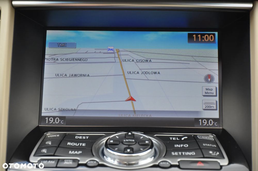 Infiniti QX70 - 31