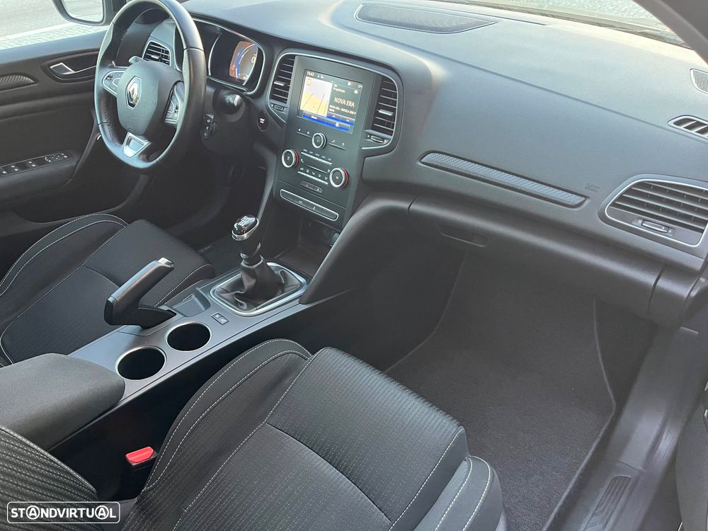Renault Mégane Sport Tourer 1.2 TCE Limited SS - 22