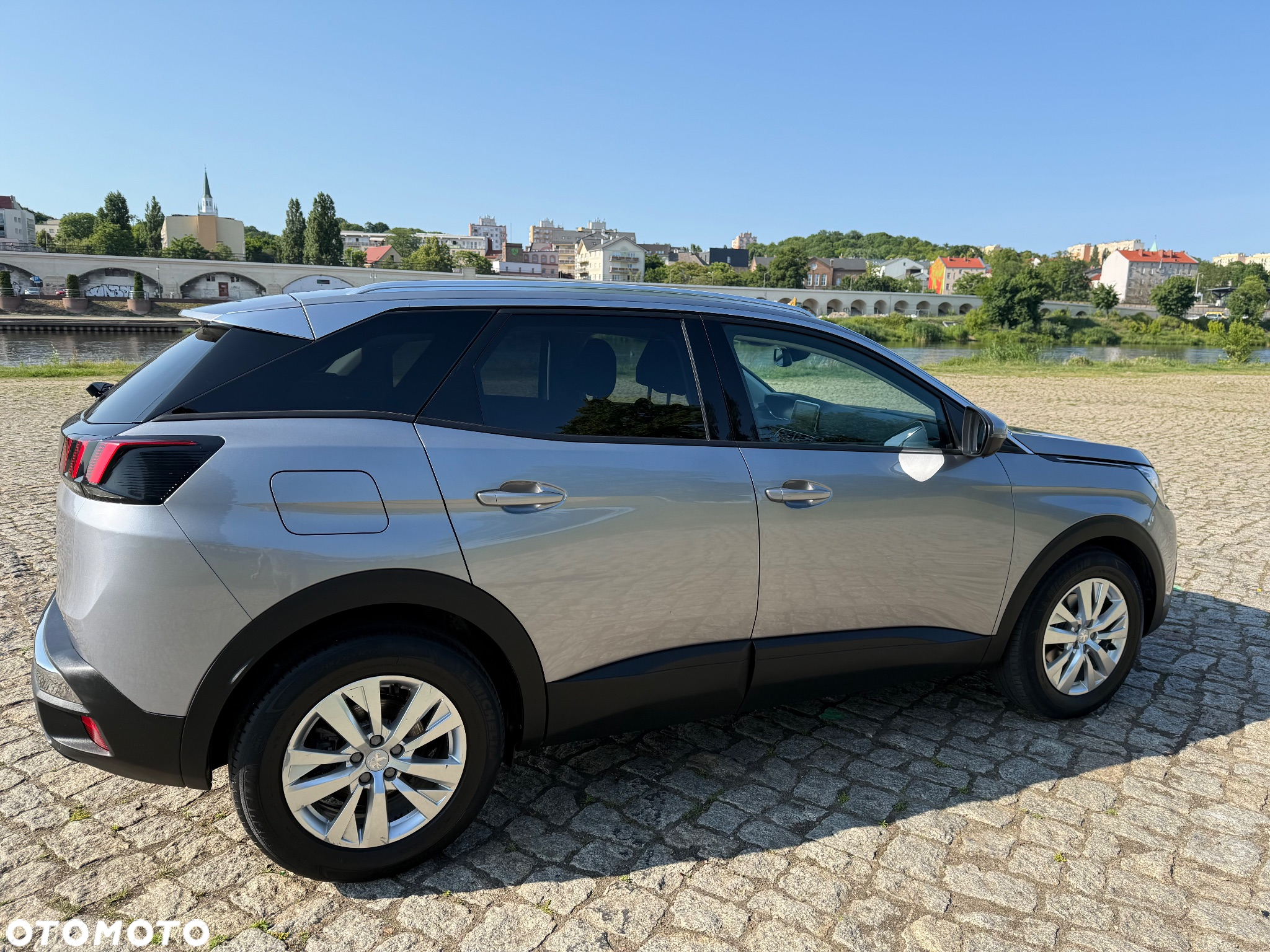 Peugeot 3008 1.2 PureTech GPF Active S&S - 11