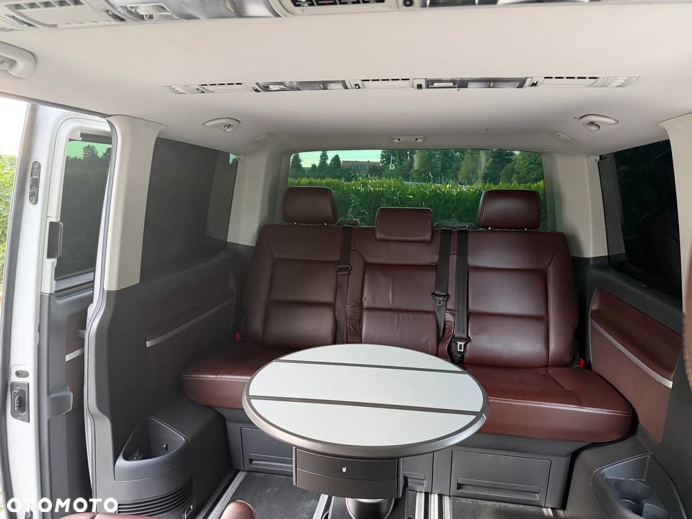 Volkswagen Multivan - 22