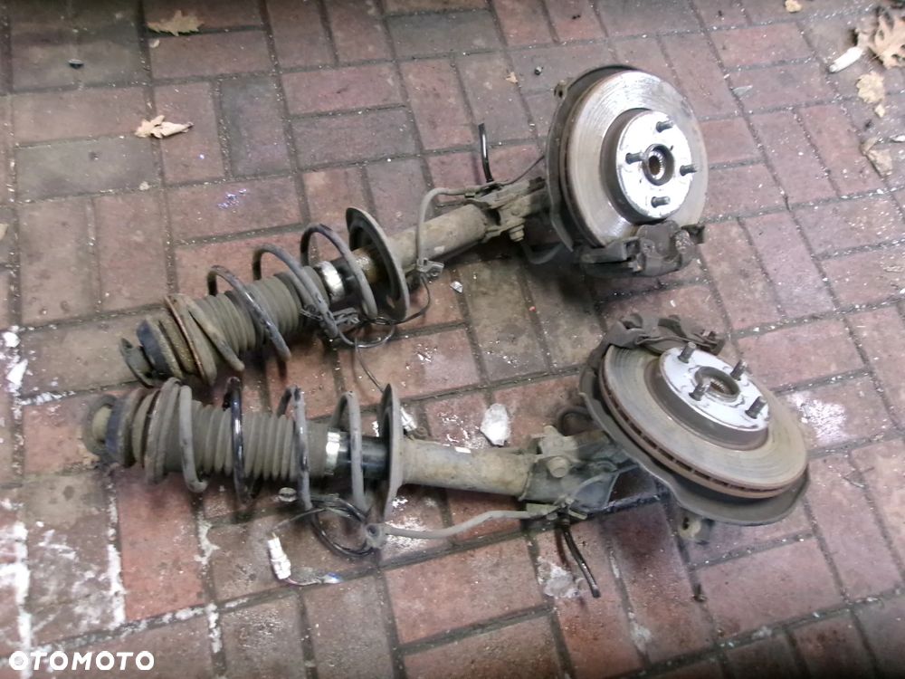 MCPERSON AMORTYZATOR ZWROTNICA TOYOTA YARIS III  11-22  1.33 BENZ - 1