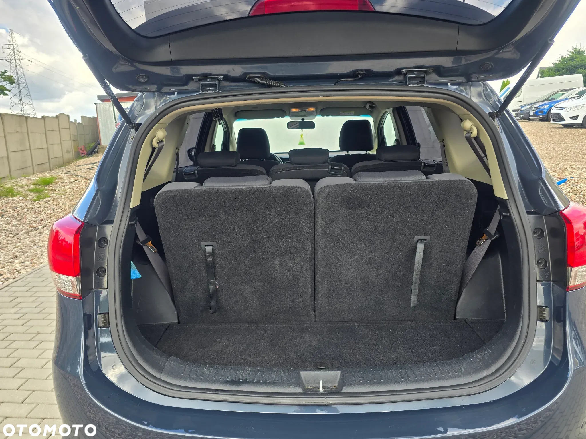 Kia Carens 1.7 CRDi XL 7os - 6