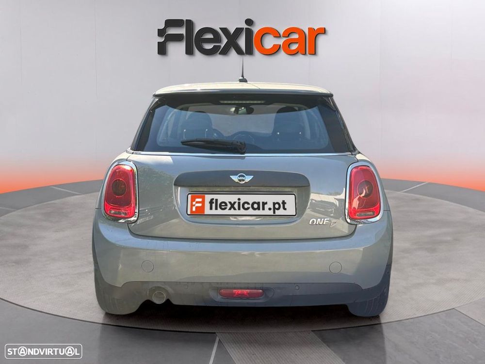 MINI 3 Portas One D - 8