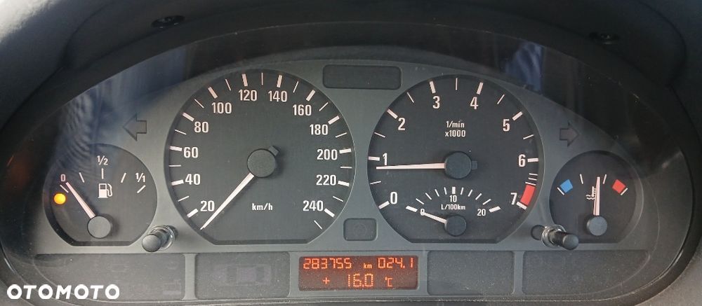 BMW Seria 3 318i - 8