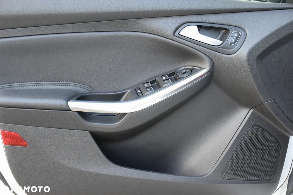 Ford Focus 2.0 EcoBoost ST mit Leder-Sport-Paket - 19