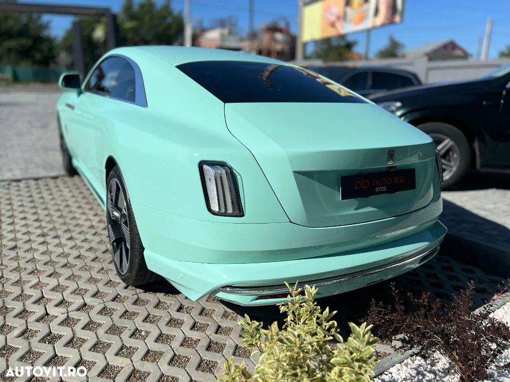 Rolls-Royce Spectre - 12
